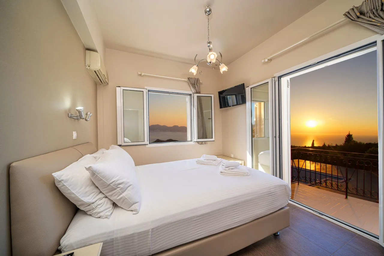 One-Bedroom Sea View Apartment