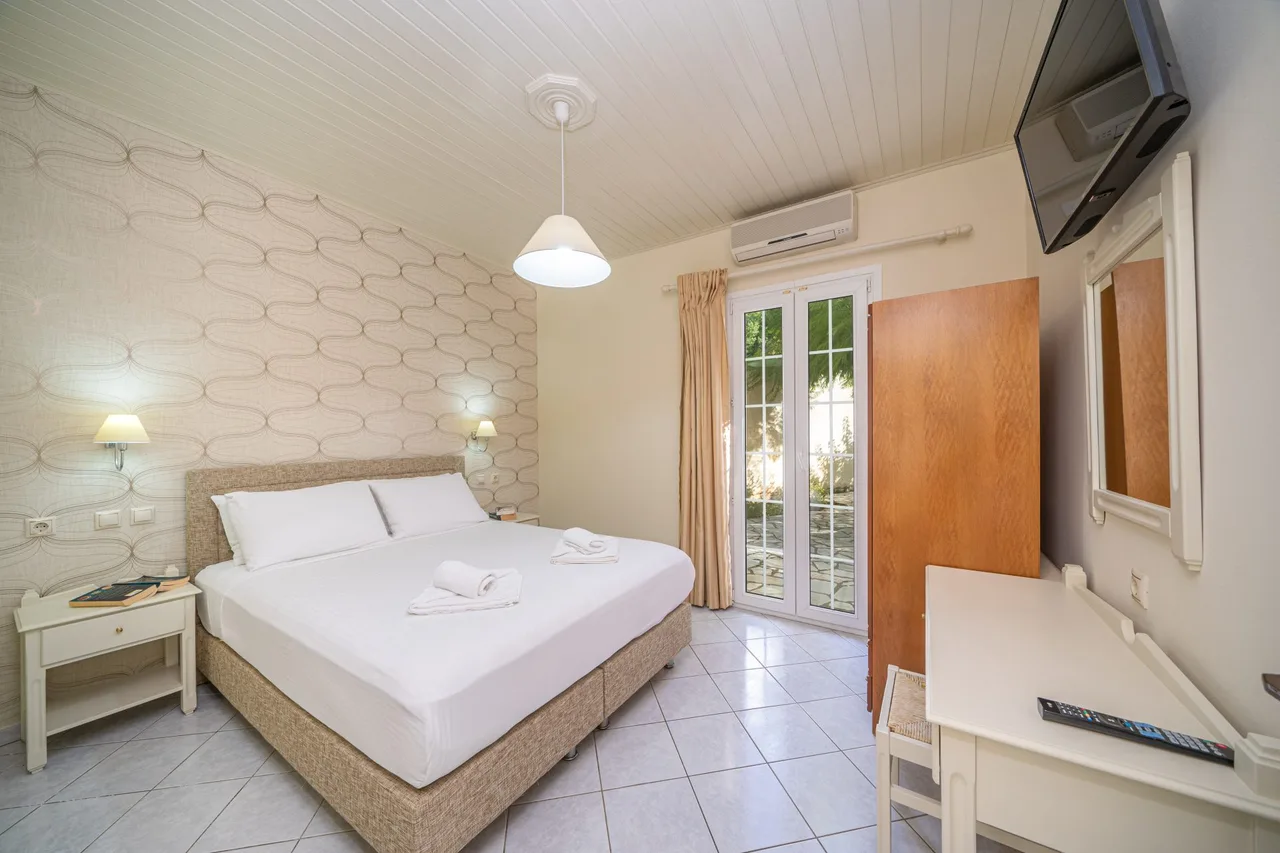 One-Bedroom Apartment with Sea View