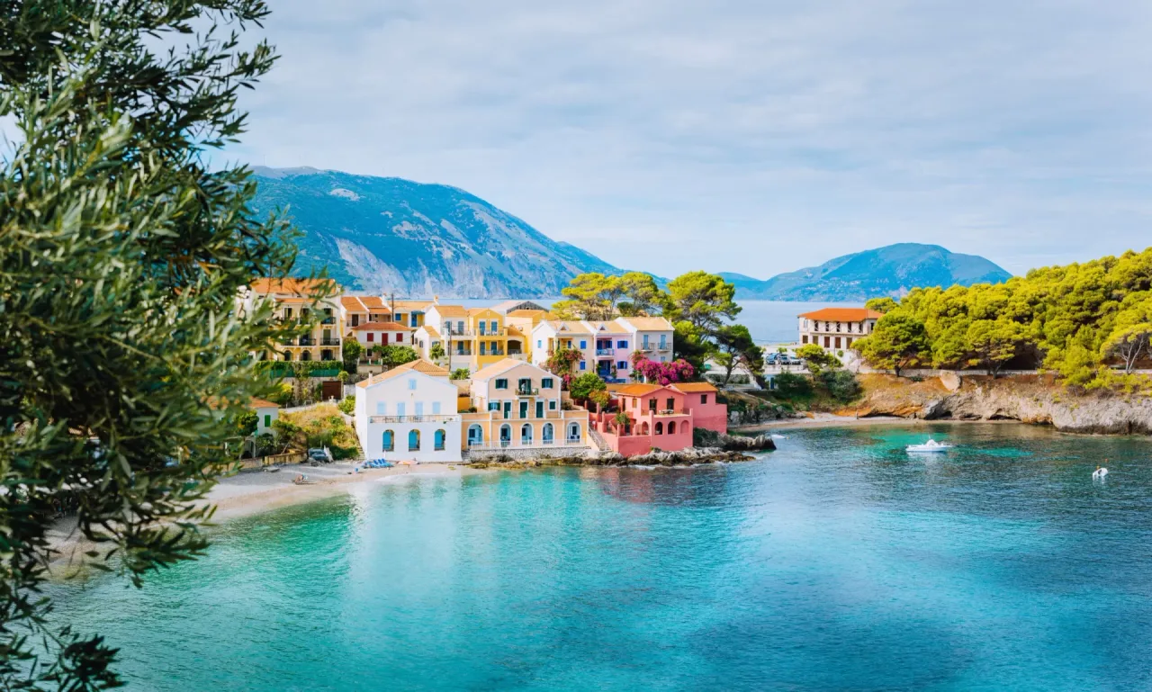 Assos